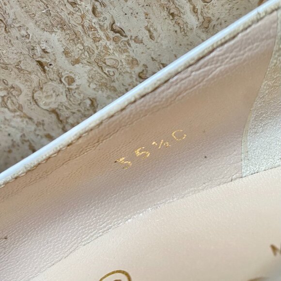 Vintage Chanel Gold CC Bow Pumps - Picture 10 of 10